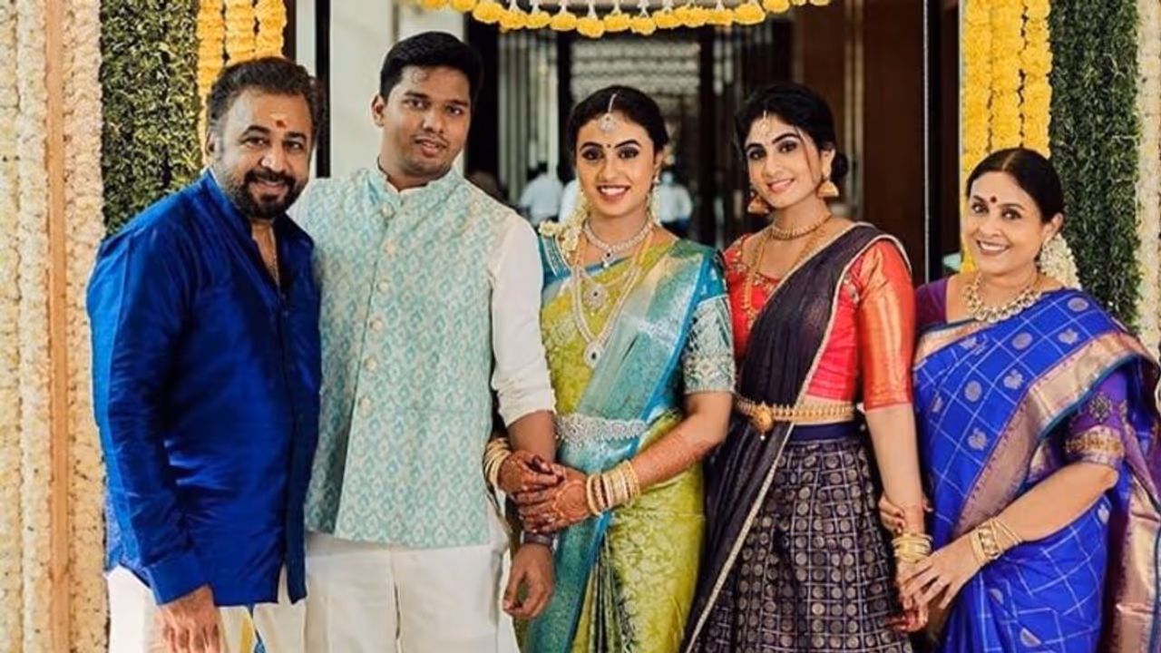 നടി ശരണ്യ പൊൻവണ്ണന്റെ മകളുടെ വിവാഹനിശ്ചയം കഴിഞ്ഞു; ചിത്രങ്ങൾ നടി ശരണ്യ പൊൻവണ്ണന്റെ മകളുടെ വിവാഹനിശ്ചയം കഴിഞ്ഞു; ചിത്രങ്ങൾ