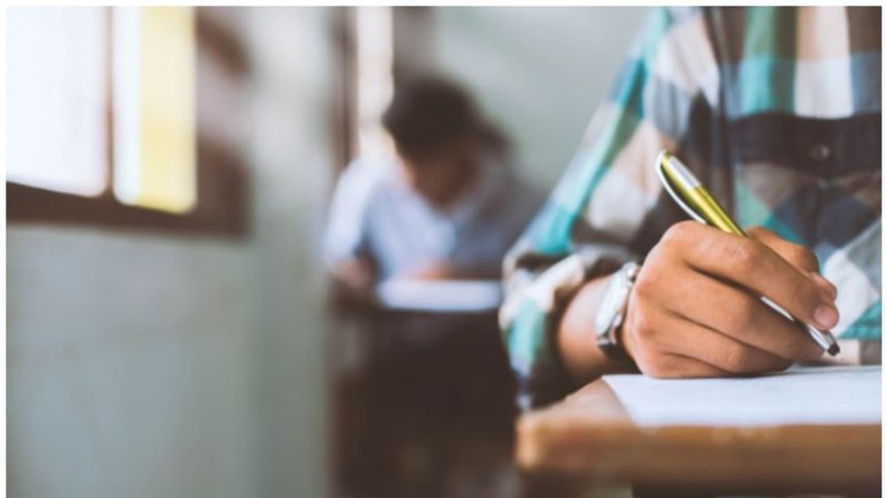 പ്ലസ് ടൂ ലെവൽ പൊതുപരീക്ഷയും എത്തി! തീയതിയും സിലബസും പ്രസിദ്ധീകരിച്ചു... പ്ലസ് ടൂ ലെവൽ പൊതുപരീക്ഷയും എത്തി! തീയതിയും സിലബസും പ്രസിദ്ധീകരിച്ചു...