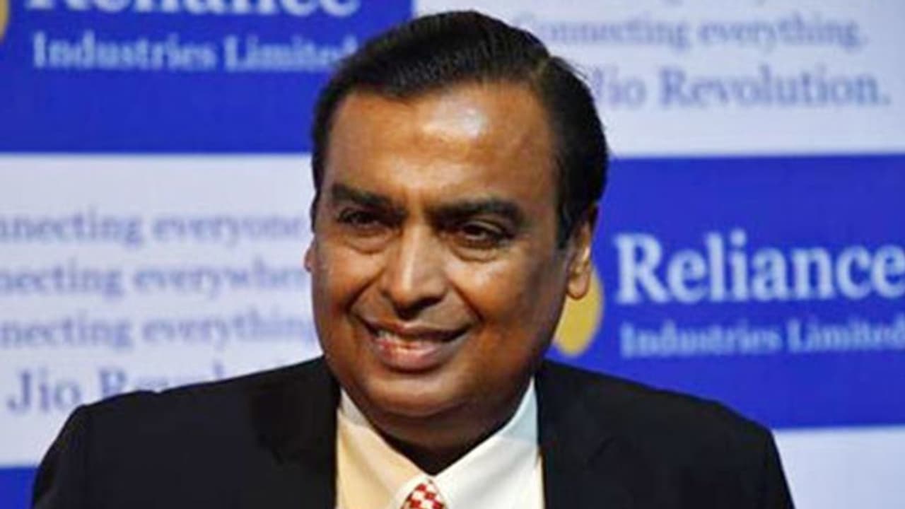 ముఖేశ్ అంబానీ ఇంటి వద్ద అనుమానాస్పద కారు, భారీగా పేలుడు పదార్ధాలు ముఖేశ్ అంబానీ ఇంటి వద్ద అనుమానాస్పద కారు, భారీగా పేలుడు పదార్ధాలు