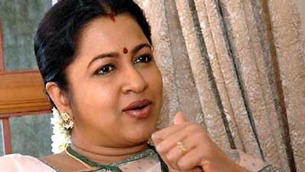 తమిళనాడు: అసెంబ్లీ ఎన్నికల బరిలో రాధిక, అన్నాడీఎంకేపై సంచలన వ్యాఖ్యలు