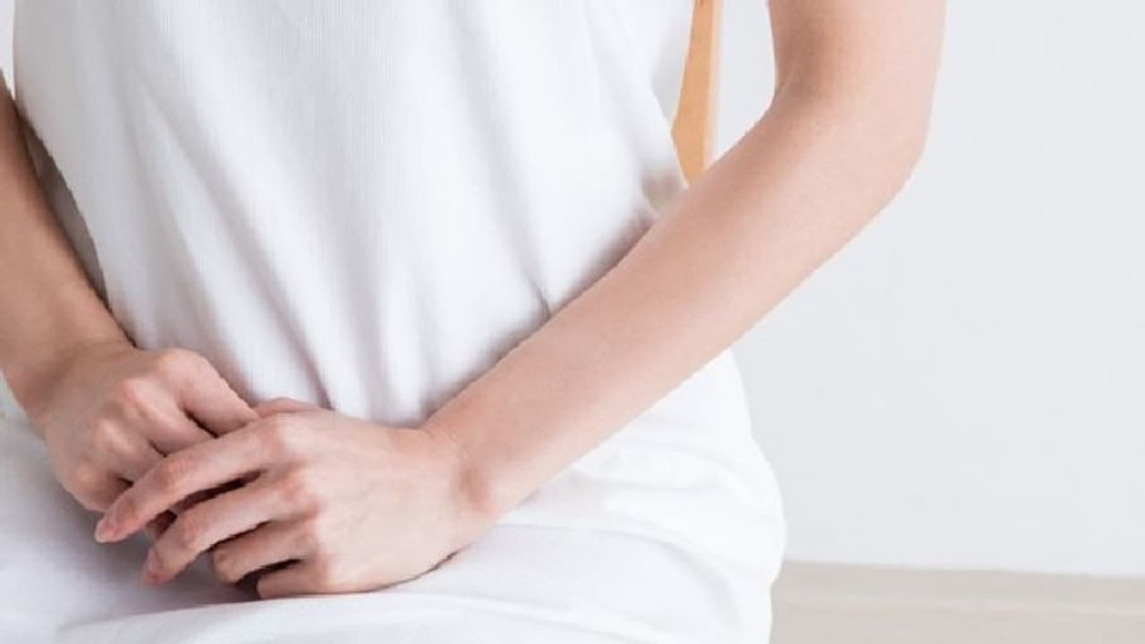 സ്ത്രീകളറിയാന്; തുമ്മുമ്പോഴും ഉറക്കെ ചിരിക്കുമ്പോഴും അനിയന്ത്രിതമായി മൂത്രം പോകുന്നതെന്തുകൊണ്ട്? സ്ത്രീകളറിയാന്; തുമ്മുമ്പോഴും ഉറക്കെ ചിരിക്കുമ്പോഴും അനിയന്ത്രിതമായി മൂത്രം പോകുന്നതെന്തുകൊണ്ട്?