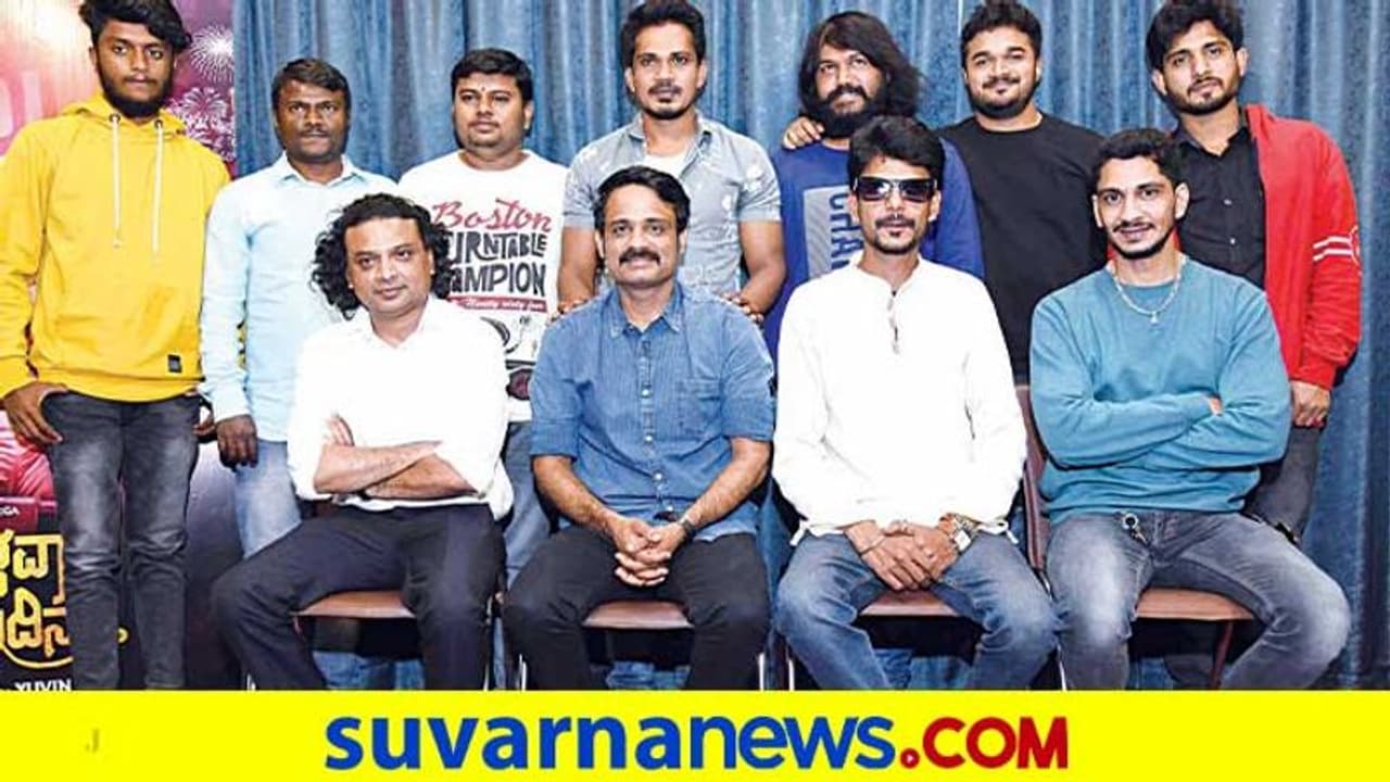 ಬಿಗ್ಬಾಸ್ ಚಂದನ್ಗೆ 'ಮಂಗಳವಾರ ರಜಾದಿನ'; ಸುದೀಪ್ಗೆ ಕೇಶ ವಿನ್ಯಾಸ ಮಾಡುತ್ತಾರಾ? ಬಿಗ್ಬಾಸ್ ಚಂದನ್ಗೆ 'ಮಂಗಳವಾರ ರಜಾದಿನ'; ಸುದೀಪ್ಗೆ ಕೇಶ ವಿನ್ಯಾಸ ಮಾಡುತ್ತಾರಾ?