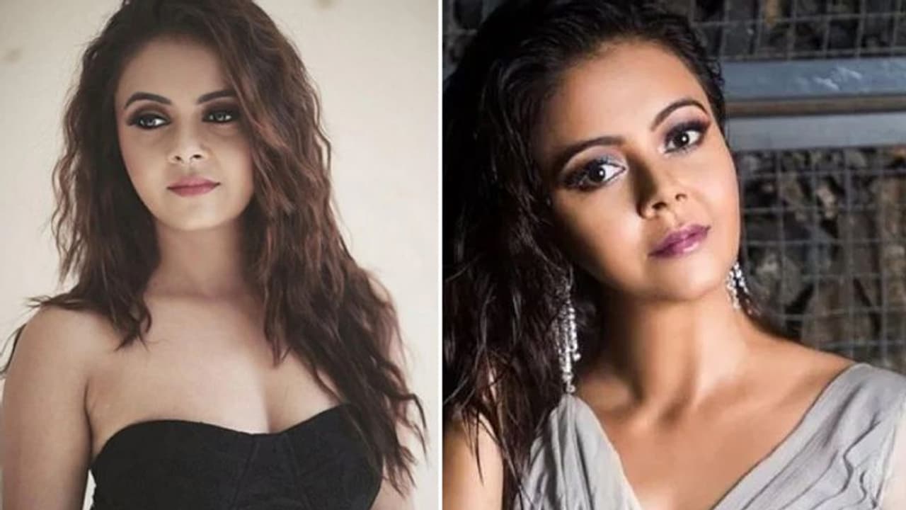 কাঁপছে বক্ষ বিভাজিকা, স্পোর্টস ব্রা র পাশ দিয়ে বেরিয়ে স্তনের একাংশ, বেলি ডান্সে ঝড় 'গোপী বহু'র