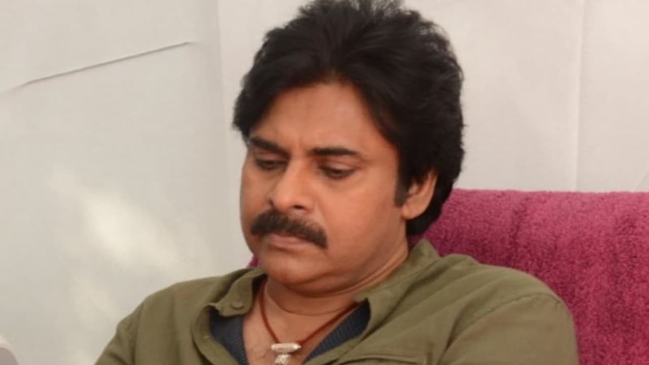 పవన్ కల్యాణ్ ప్రచారం చేసినా ఓటమి.. సొంతపార్టీ అభ్యర్థినే ఓడించి... పవన్ కల్యాణ్ ప్రచారం చేసినా ఓటమి.. సొంతపార్టీ అభ్యర్థినే ఓడించి...