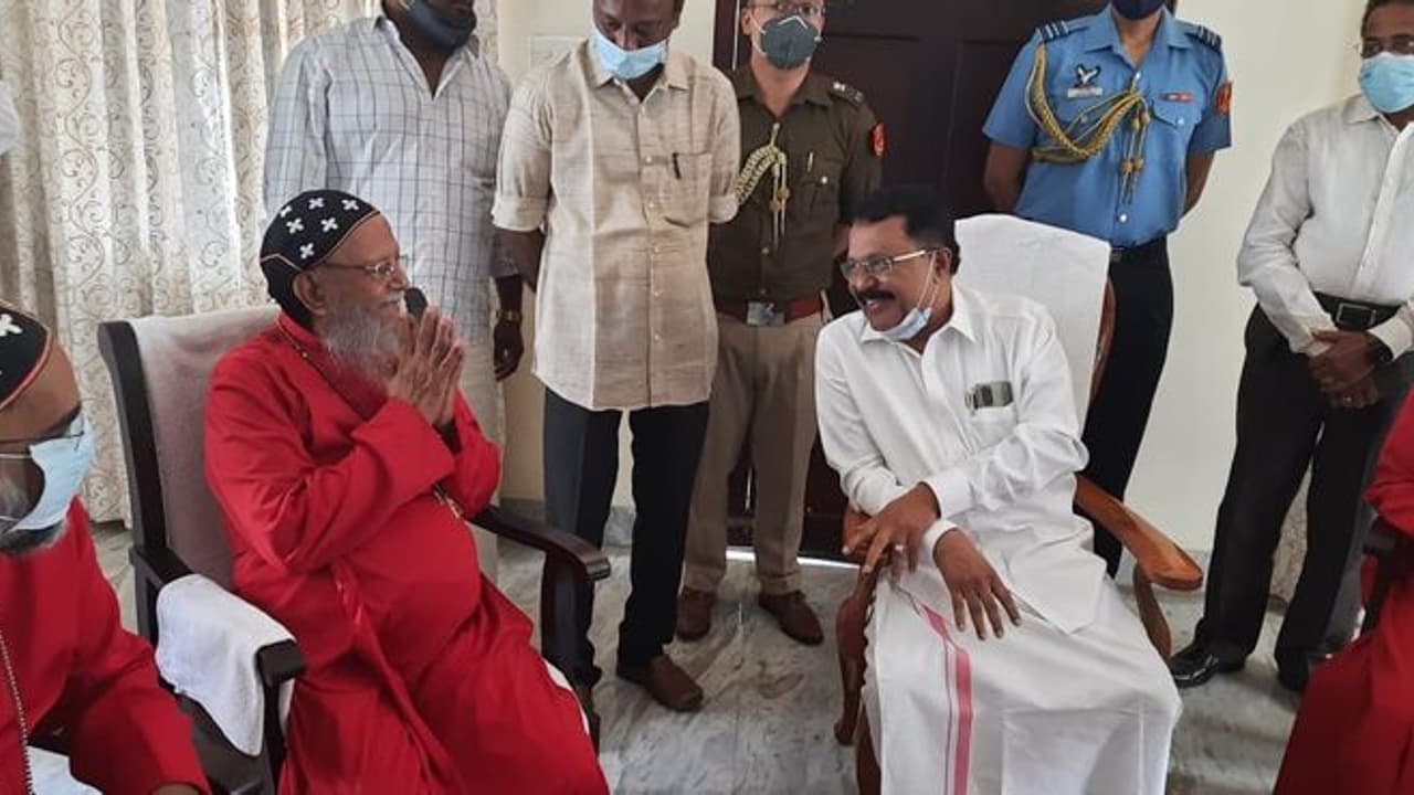 'ഓപ്പറേഷന് വൈറ്റ് സ്റ്റാര്'; ക്രൈസ്തവ വിഭാഗങ്ങളെ ഒപ്പം നിര്ത്താന് ബിജെപി 'ഓപ്പറേഷന് വൈറ്റ് സ്റ്റാര്'; ക്രൈസ്തവ വിഭാഗങ്ങളെ ഒപ്പം നിര്ത്താന് ബിജെപി