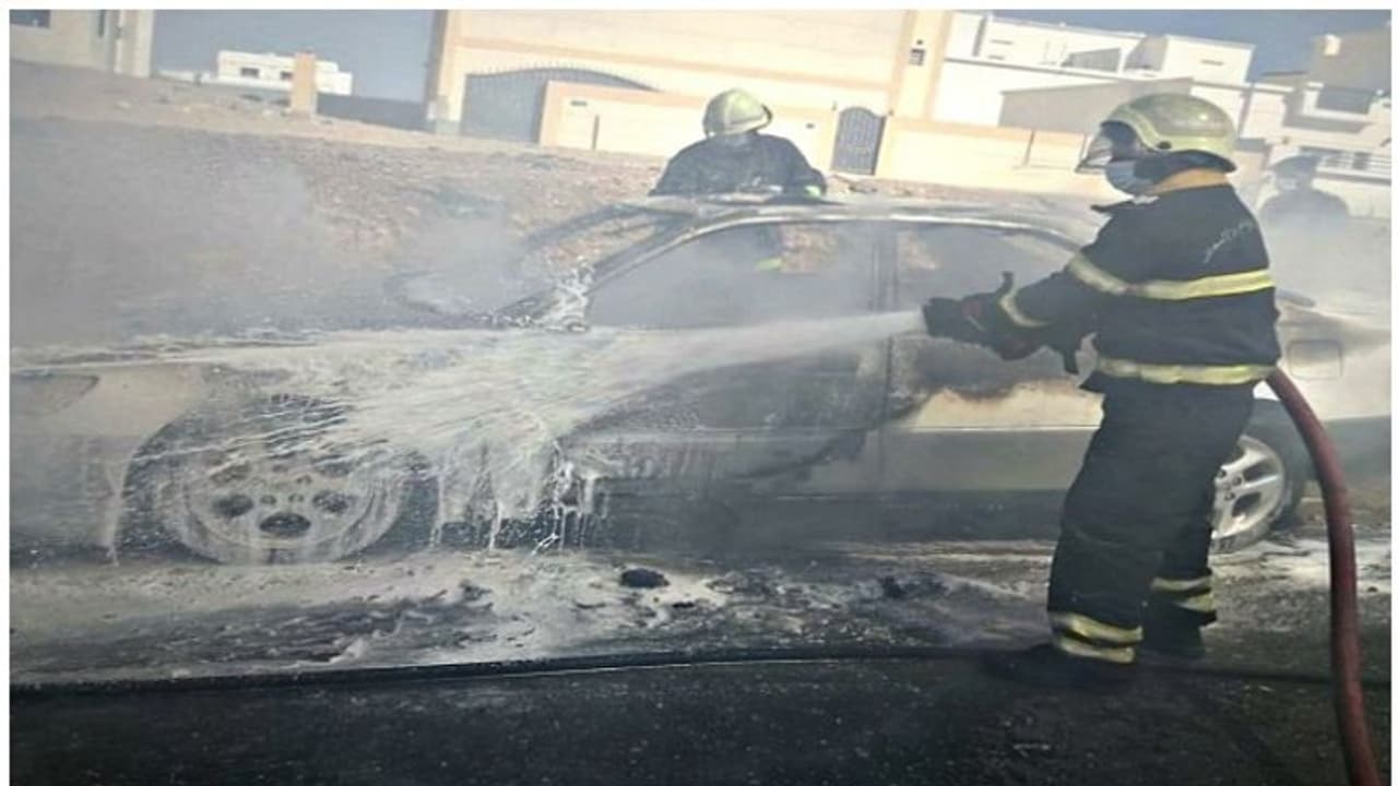 ഒമാനില് വാഹനത്തിന് തീപ്പിടിച്ചു ഒമാനില് വാഹനത്തിന് തീപ്പിടിച്ചു