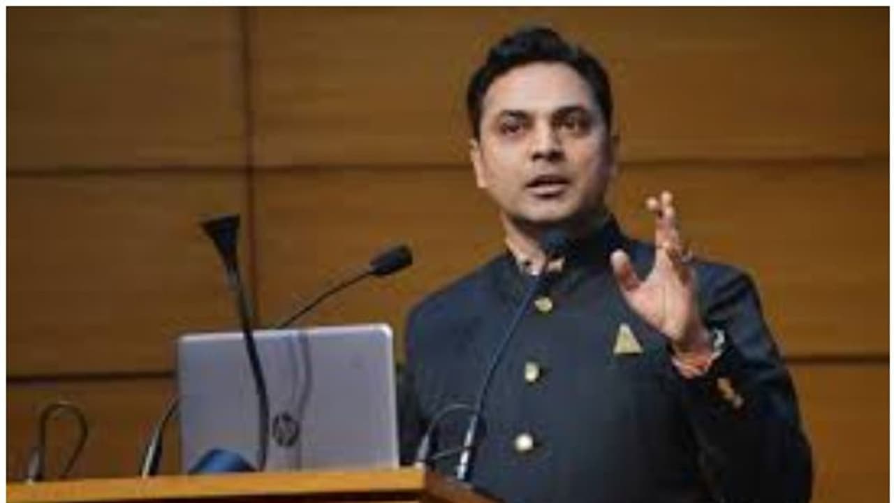 ഇന്ത്യൻ ക്രിക്കറ്റ് ടീമിന്റെ പ്രകടനം പോലെ സമ്പദ് വ്യവസ്ഥയും കുതിച്ചുയരുമെന്ന് മുഖ്യസാമ്പത്തിക ഉപദേഷ്ടാവ് ഇന്ത്യൻ ക്രിക്കറ്റ് ടീമിന്റെ പ്രകടനം പോലെ സമ്പദ് വ്യവസ്ഥയും കുതിച്ചുയരുമെന്ന് മുഖ്യസാമ്പത്തിക ഉപദേഷ്ടാവ്