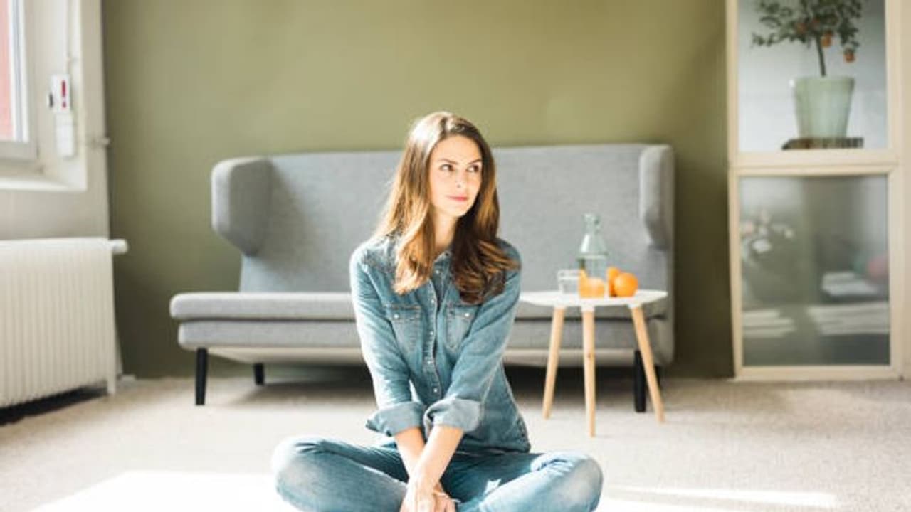 ಪುರುಷರ ಎದುರು ಚಡಪಡಿಕೆ ಯಾತಕ್ಕೆ? ಆತ್ಮವಿಶ್ವಾಸವಿಲ್ಲದ ಮಹಿಳೆಯರು ಹೇಗೆಲ್ಲ ಹಿಂಸೆ ಪಡ್ತಾರೆ ನೋಡಿ