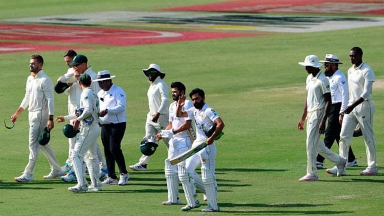 ദക്ഷിണാഫ്രിക്കയെ വീഴ്ത്തി പാക്കിസ്ഥാന്; ബാബര് അസമിന് വിജയത്തോടെ അരങ്ങേറ്റം ദക്ഷിണാഫ്രിക്കയെ വീഴ്ത്തി പാക്കിസ്ഥാന്; ബാബര് അസമിന് വിജയത്തോടെ അരങ്ങേറ്റം