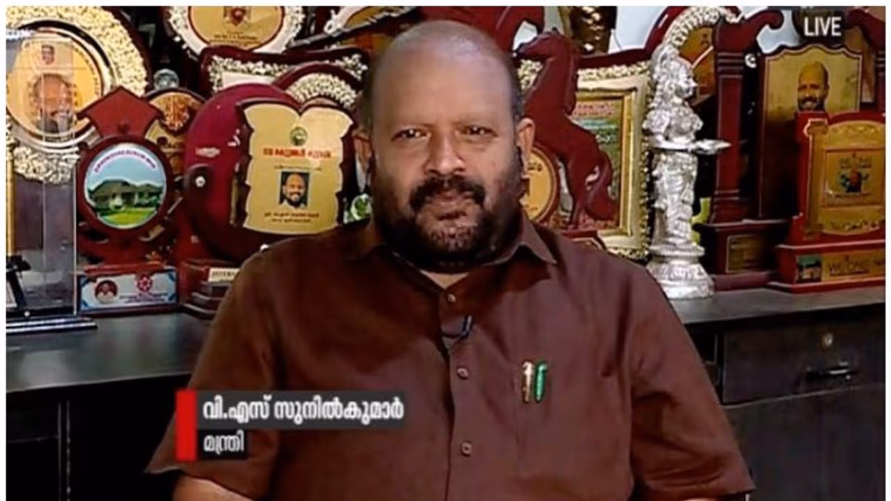'കൊവിഡ് കണക്കിൽ കള്ളക്കളിയില്ല', മരണനിരക്ക് കുറക്കാനായത് നേട്ടമെന്ന് മന്ത്രി സുനിൽ കുമാർ 'കൊവിഡ് കണക്കിൽ കള്ളക്കളിയില്ല', മരണനിരക്ക് കുറക്കാനായത് നേട്ടമെന്ന് മന്ത്രി സുനിൽ കുമാർ