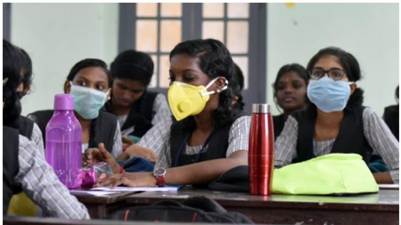 എസ്.എസ്.എല്.സി പരീക്ഷ മാര്ച്ച് 17 മുതല് 30 വരെ; വിശദമായ ടൈംടേബിള് പ്രസിദ്ധീകരിച്ചു എസ്.എസ്.എല്.സി പരീക്ഷ മാര്ച്ച് 17 മുതല് 30 വരെ; വിശദമായ ടൈംടേബിള് പ്രസിദ്ധീകരിച്ചു