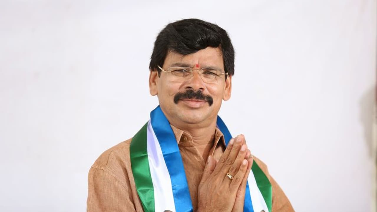 టీడీపీకి తోడునీడ: నిమ్మగడ్డ రమేశ్ కుమార్పై కాపు రామచంద్రారెడ్డి ఫైర్ టీడీపీకి తోడునీడ: నిమ్మగడ్డ రమేశ్ కుమార్పై కాపు రామచంద్రారెడ్డి ఫైర్