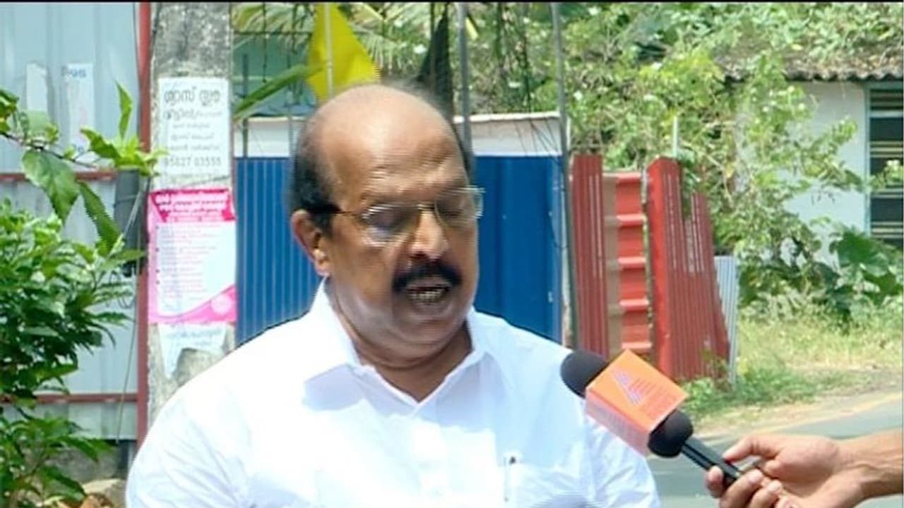 'നീയെന്റെ നാടിന്റെ സ്വപ്നപുത്രി..'; ആലപ്പുഴ ബൈപ്പാസിനെ കുറിച്ചുള്ള കവിത ചൊല്ലി മന്ത്രി ജി സുധാകരൻ 'നീയെന്റെ നാടിന്റെ സ്വപ്നപുത്രി..'; ആലപ്പുഴ ബൈപ്പാസിനെ കുറിച്ചുള്ള കവിത ചൊല്ലി മന്ത്രി ജി സുധാകരൻ