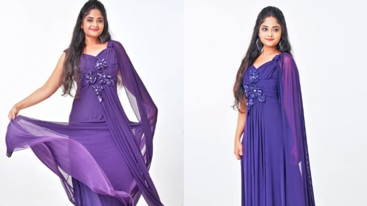 പുതിയ ഫോട്ടോഷൂട്ട് ചിത്രങ്ങൾ പങ്കുവച്ച് മൗനരാഗത്തിലെ 'കല്യാണി' പുതിയ ഫോട്ടോഷൂട്ട് ചിത്രങ്ങൾ പങ്കുവച്ച് മൗനരാഗത്തിലെ 'കല്യാണി'