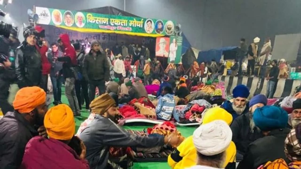 കർഷകരുടെ പ്രശ്നങ്ങൾ പഠിക്കാൻ കേന്ദ്രസർക്കാർ ഉന്നതാധികാര സമിതി രൂപീകരിക്കും; കൃഷിമന്ത്രി അധ്യക്ഷൻ കർഷകരുടെ പ്രശ്നങ്ങൾ പഠിക്കാൻ കേന്ദ്രസർക്കാർ ഉന്നതാധികാര സമിതി രൂപീകരിക്കും; കൃഷിമന്ത്രി അധ്യക്ഷൻ