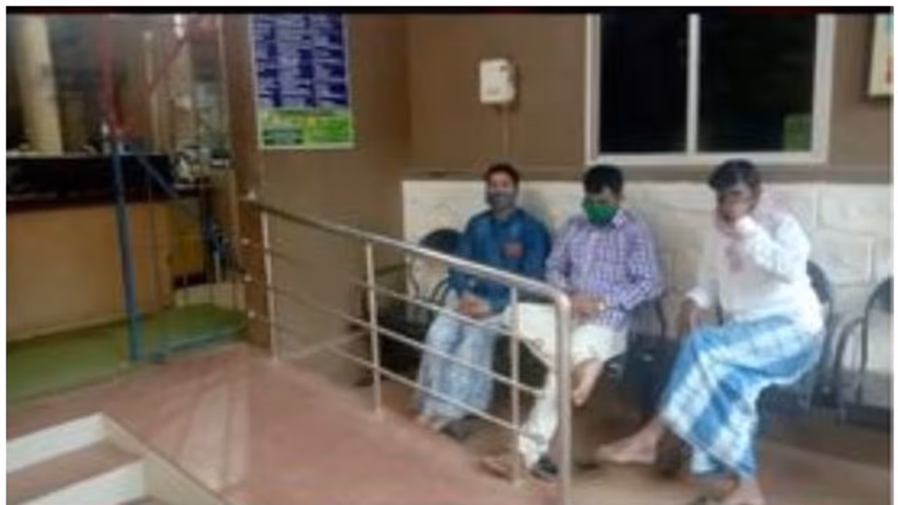 80 ലക്ഷം ലോട്ടറിയടിച്ചു: ബിഹാർ സ്വദേശി കൊയിലാണ്ടി പൊലീസ് സ്റ്റേഷനില് അഭയം തേടി 80 ലക്ഷം ലോട്ടറിയടിച്ചു: ബിഹാർ സ്വദേശി കൊയിലാണ്ടി പൊലീസ് സ്റ്റേഷനില് അഭയം തേടി