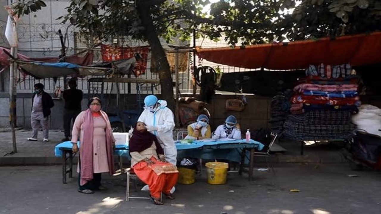 எலெக்ஷன் நடப்பதில் சிக்கல்? கொரோனா 2வது அலையை நோக்கி இந்தியா... எய்ம்ஸ் இயக்குநர் பகீர் தகவல்...! எலெக்ஷன் நடப்பதில் சிக்கல்? கொரோனா 2வது அலையை நோக்கி இந்தியா... எய்ம்ஸ் இயக்குநர் பகீர் தகவல்...!