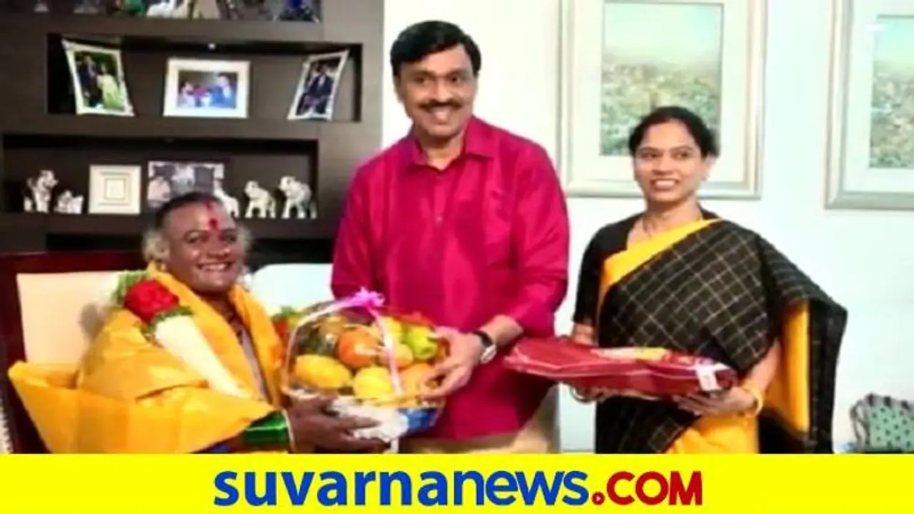 ಪದ್ಮಶ್ರೀ ಪ್ರಶಸ್ತಿಗೆ ಭಾಜನರಾದ ಮಂಜಮ್ಮ ಜೋಗತಿಗೆ ಸನ್ಮಾನಿಸಿದ ಜನಾರ್ದನ ರೆಡ್ಡಿ