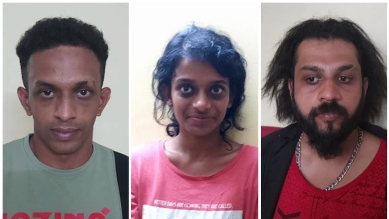 കൊച്ചിയിലെ ഫ്ലാറ്റിൽ നിന്നും ലഹരിമരുന്ന് പിടികൂടി, യുവതിയടക്കം മൂന്ന് പേർ അറസ്റ്റിൽ കൊച്ചിയിലെ ഫ്ലാറ്റിൽ നിന്നും ലഹരിമരുന്ന് പിടികൂടി, യുവതിയടക്കം മൂന്ന് പേർ അറസ്റ്റിൽ