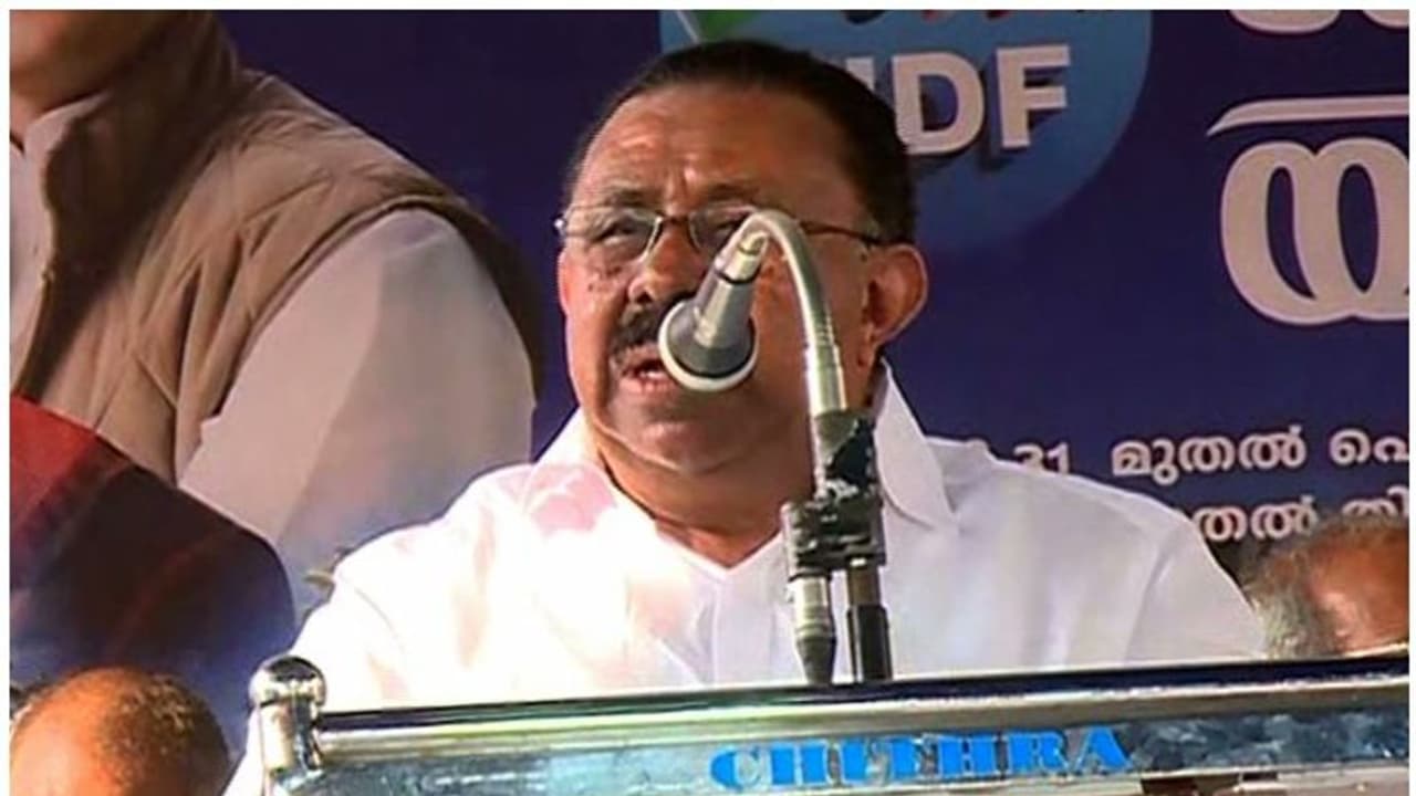 വിജയരാഘവന് ഹിന്ദുമുന്നണിയുടെ കണ്വീനറാണോ? വിമര്ശനവുമായി ഹസ്സന് വിജയരാഘവന് ഹിന്ദുമുന്നണിയുടെ കണ്വീനറാണോ? വിമര്ശനവുമായി ഹസ്സന്