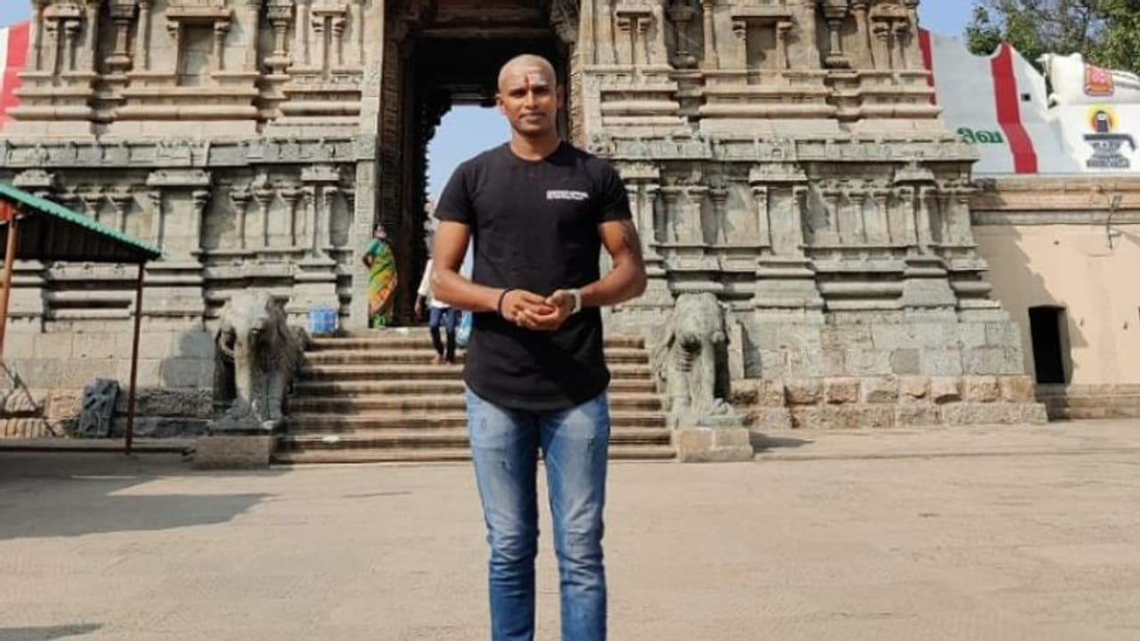 వన్డే జట్టులో చోటు.. ఆనందంలో ట్వీట్ చేసిన నటరాజన్..! వన్డే జట్టులో చోటు.. ఆనందంలో ట్వీట్ చేసిన నటరాజన్..!