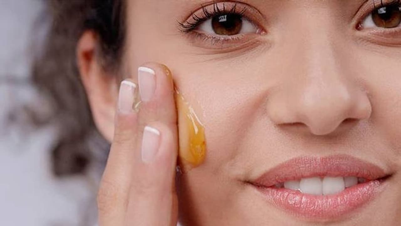 ചര്മ്മം തിളങ്ങാന് പരീക്ഷിക്കാം ഈ 'തേൻ' വഴികള്... ചര്മ്മം തിളങ്ങാന് പരീക്ഷിക്കാം ഈ 'തേൻ' വഴികള്...