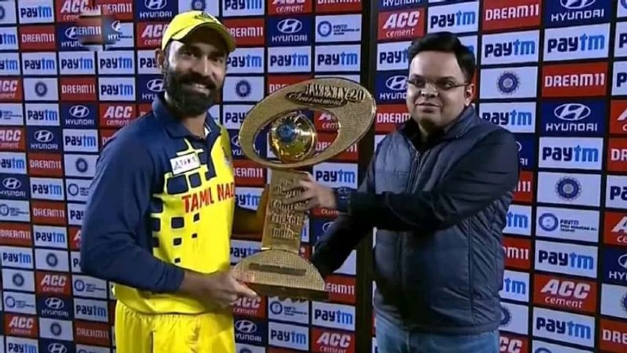 SMAT 2021 విజేత తమిళనాడు... 14 ఏళ్ల తర్వాత టైటిల్ గెలిచిన దినేశ్ కార్తీక్... SMAT 2021 విజేత తమిళనాడు... 14 ఏళ్ల తర్వాత టైటిల్ గెలిచిన దినేశ్ కార్తీక్...