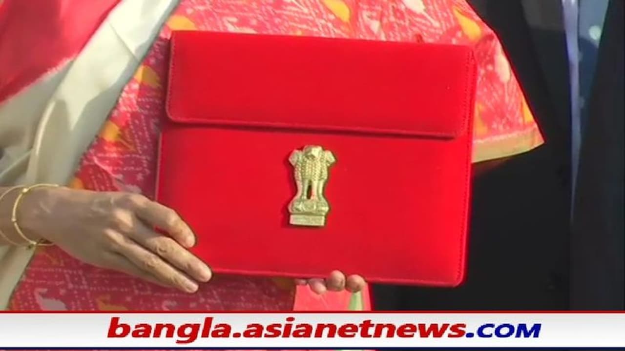 কাগজবিহীন হল কেন্দ্রীয় বাজেট, এবার মোবাইল অ্যাপ এর মাধ্যমে সবার হাতে হাতে ১৪টি নথিই কাগজবিহীন হল কেন্দ্রীয় বাজেট, এবার মোবাইল অ্যাপ এর মাধ্যমে সবার হাতে হাতে ১৪টি নথিই