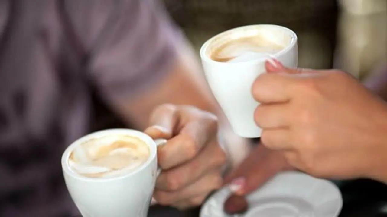 Tea and Coffee : ചായ കാപ്പി സിഗരറ്റ്; ഈ ശീലമുള്ളവരാണോ നിങ്ങള്‍? 