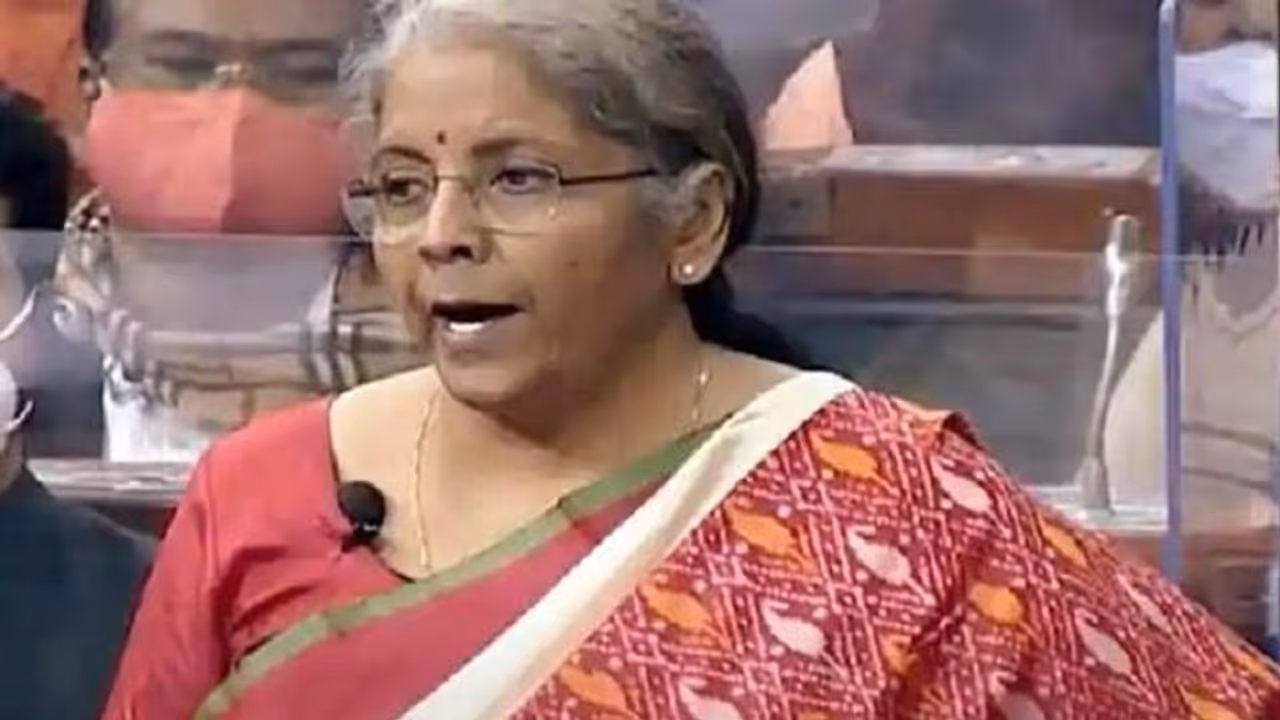 ಆದಾಯ ತೆರಿಗೆ ವಿನಾಯ್ತಿ 5 ಲಕ್ಷಕ್ಕೆ ಹೆಚ್ಚಳ..? ಕೇಂದ್ರ ಬಜೆಟ್ನಲ್ಲಿ ಮಹತ್ವದ ಘೋಷಣೆ ಸಾಧ್ಯತೆ ಆದಾಯ ತೆರಿಗೆ ವಿನಾಯ್ತಿ 5 ಲಕ್ಷಕ್ಕೆ ಹೆಚ್ಚಳ..? ಕೇಂದ್ರ ಬಜೆಟ್ನಲ್ಲಿ ಮಹತ್ವದ ಘೋಷಣೆ ಸಾಧ್ಯತೆ