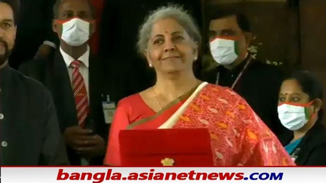 নির্মলার বাজেট সঙ্গী রবীন্দ্রনাথ আর লাল পাড় শাড়ি, বাংলায় ভোটের লক্ষ্যেই কি হাইওয়ে প্রকল্প