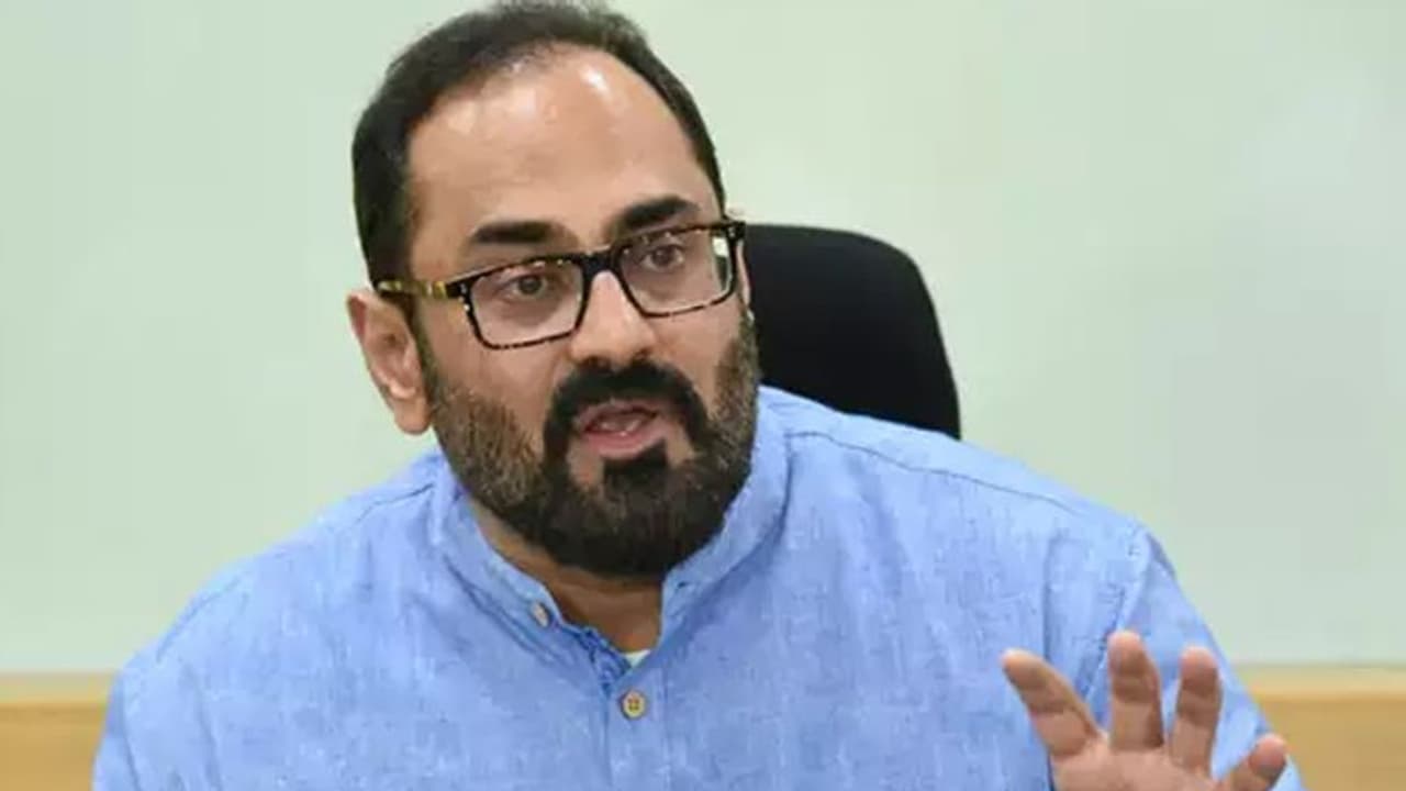 ಬಜೆಟ್ 2021: ಕೊರೋನಾ ಗೆದ್ದ ಭಾರತ ಇದೀಗ ಅಭಿವೃದ್ಧಿಯತ್ತ ದಾಪುಗಾಲು; ರಾಜೀವ್ ಚಂದ್ರಶೇಖರ್! ಬಜೆಟ್ 2021: ಕೊರೋನಾ ಗೆದ್ದ ಭಾರತ ಇದೀಗ ಅಭಿವೃದ್ಧಿಯತ್ತ ದಾಪುಗಾಲು; ರಾಜೀವ್ ಚಂದ್ರಶೇಖರ್!