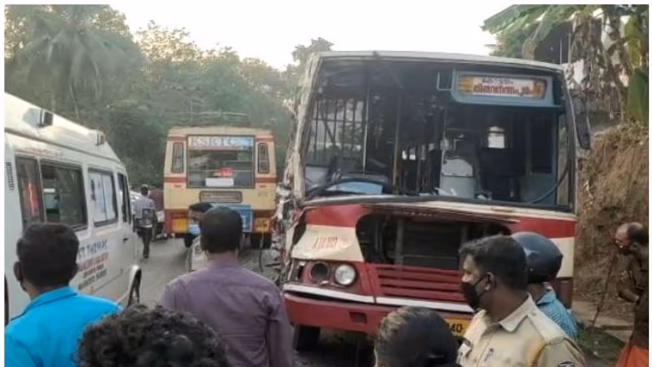 പന്തളത്ത് സൂപ്പർഫാസ്റ്റ് ബസുകൾ തമ്മിൽ കൂട്ടിയിടിച്ചു, 23 പേർക്ക് പരിക്ക് പന്തളത്ത് സൂപ്പർഫാസ്റ്റ് ബസുകൾ തമ്മിൽ കൂട്ടിയിടിച്ചു, 23 പേർക്ക് പരിക്ക്