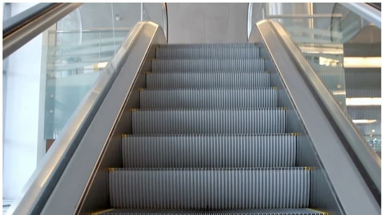 എസ്‌കലേറ്ററില്‍ നിന്ന് വീണ അഞ്ചുവയസ്സുകാരന് 1.4 കോടി രൂപ നഷ്ടപരിഹാരം നല്‍കാന്‍ ഉത്തരവിട്ട് യുഎഇ കോടതി