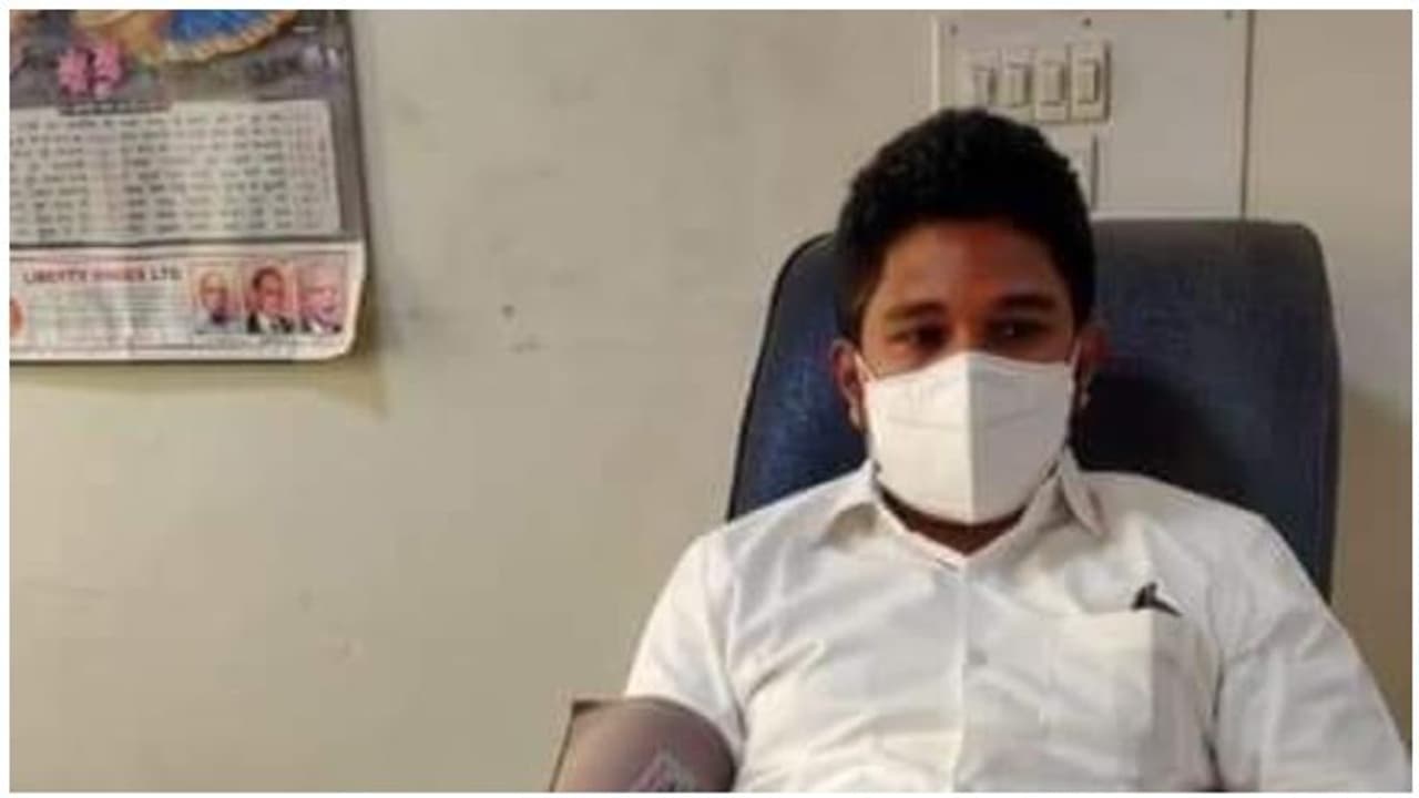 சசிகலாவுக்காக இப்படியொரு காரியத்தை செய்தாரா இளவரசி மகன் விவேக் ஜெயராமன்..? சசிகலாவுக்காக இப்படியொரு காரியத்தை செய்தாரா இளவரசி மகன் விவேக் ஜெயராமன்..?