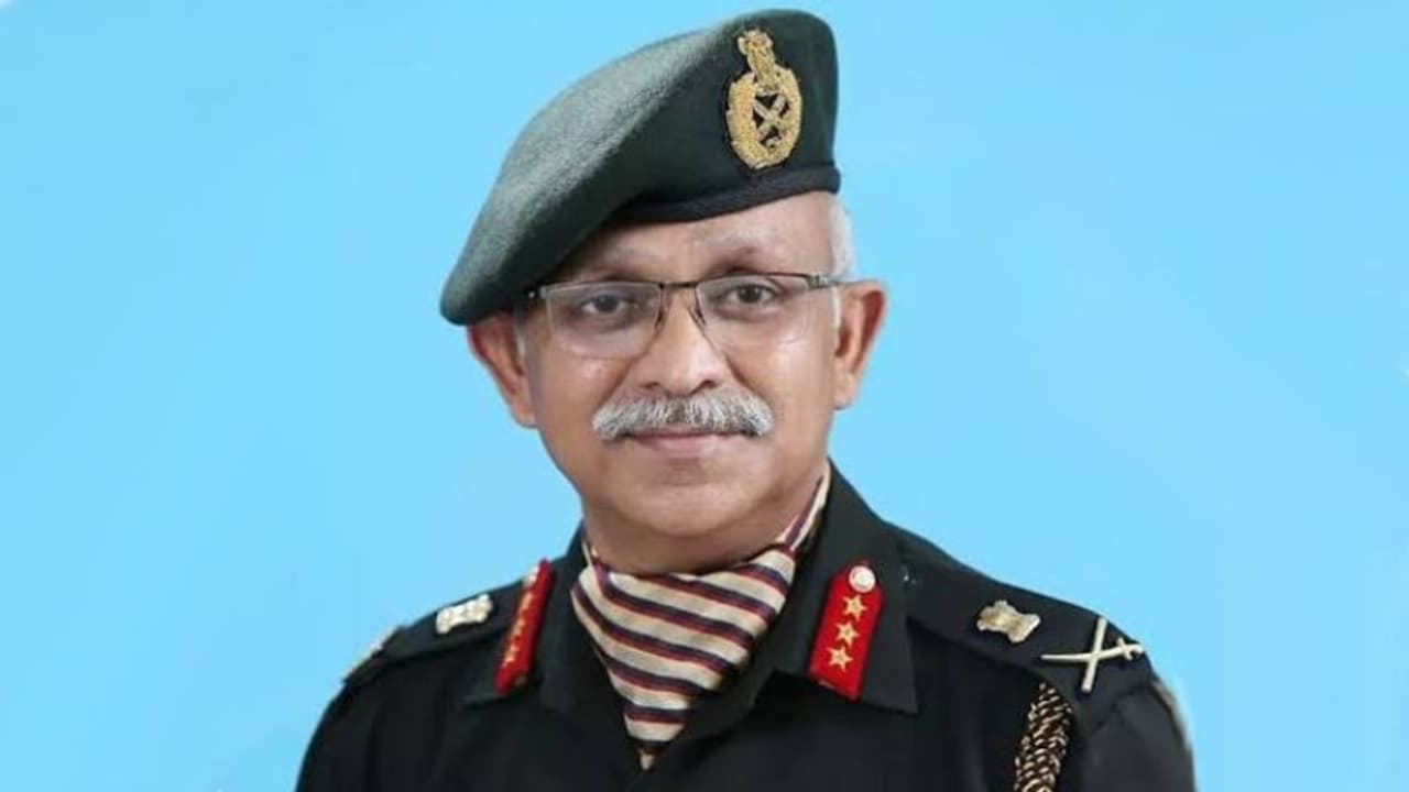 প্রতিরক্ষা বাহিনীর নয়া উপপ্রধান লেফটেন্যান্ট জেনারেল মোহান্তি, ঝুলিতে রয়েছে বিরল কৃতিত্ব প্রতিরক্ষা বাহিনীর নয়া উপপ্রধান লেফটেন্যান্ট জেনারেল মোহান্তি, ঝুলিতে রয়েছে বিরল কৃতিত্ব