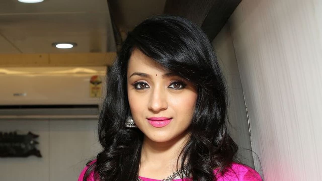 தீபாவளிக்கு நயன்தாரா தமிழ் புத்தாண்டுக்கு த்ரிஷா..! வெளியான சூப்பர் தகவல்! தீபாவளிக்கு நயன்தாரா தமிழ் புத்தாண்டுக்கு த்ரிஷா..! வெளியான சூப்பர் தகவல்!