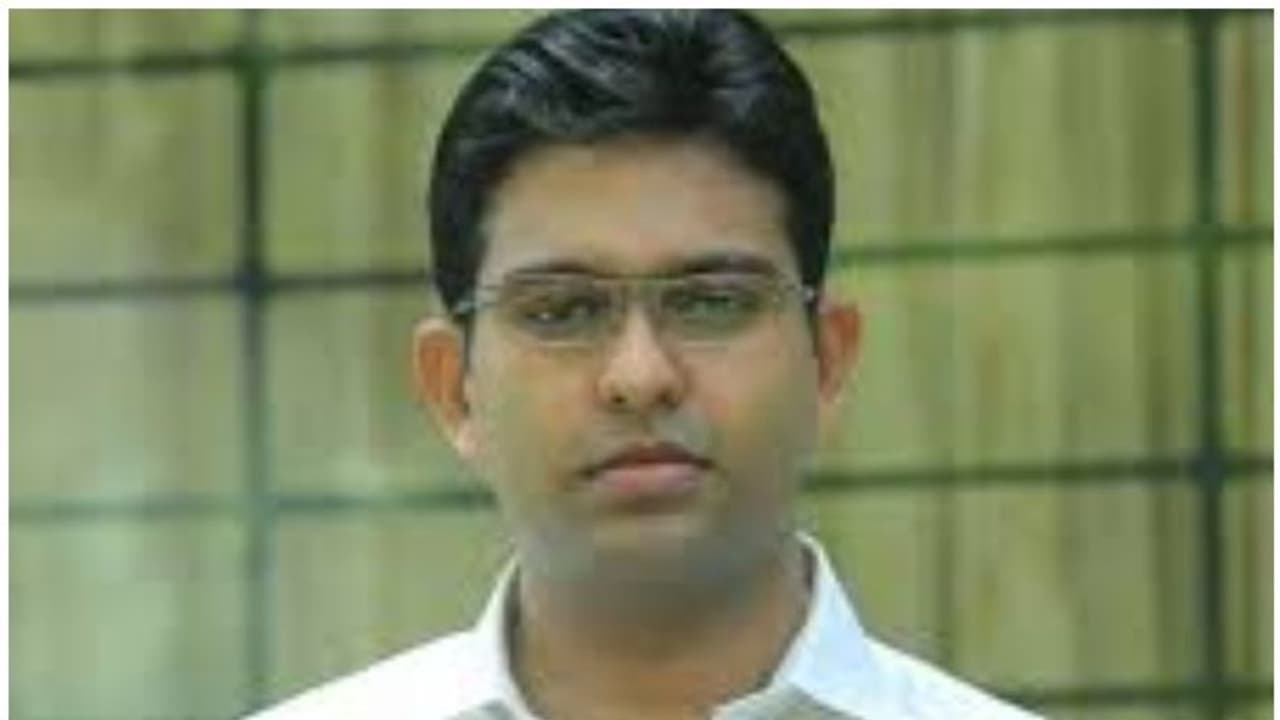 തെരഞ്ഞെടുപ്പ് പ്രഖ്യാപനത്തിന് മുമ്പേ സ്ഥാനാര്ത്ഥിയെ പ്രഖ്യാപിച്ച് വി ഫോര് പീപ്പിള് പാര്ട്ടി തെരഞ്ഞെടുപ്പ് പ്രഖ്യാപനത്തിന് മുമ്പേ സ്ഥാനാര്ത്ഥിയെ പ്രഖ്യാപിച്ച് വി ഫോര് പീപ്പിള് പാര്ട്ടി