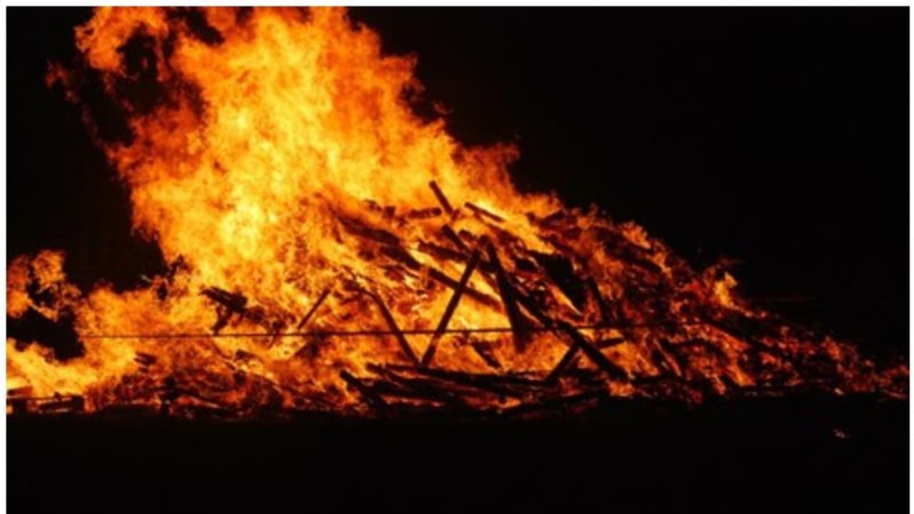 ലഹരിക്ക് അടിമയായ ചെറുമകൻ ഭാര്യയെ കൊന്ന് ആത്മഹത്യ ചെയ്തു, ചിതയിൽ ചാടി ജീവനൊടുക്കി മുത്തച്ഛൻ