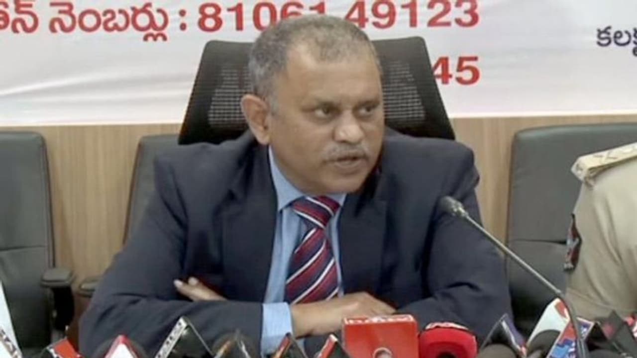 పురపోరుకు సర్వం సిద్ధం.. హద్దు మీరితే కఠిన చర్యలే: నిమ్మగడ్డ హెచ్చరిక పురపోరుకు సర్వం సిద్ధం.. హద్దు మీరితే కఠిన చర్యలే: నిమ్మగడ్డ హెచ్చరిక