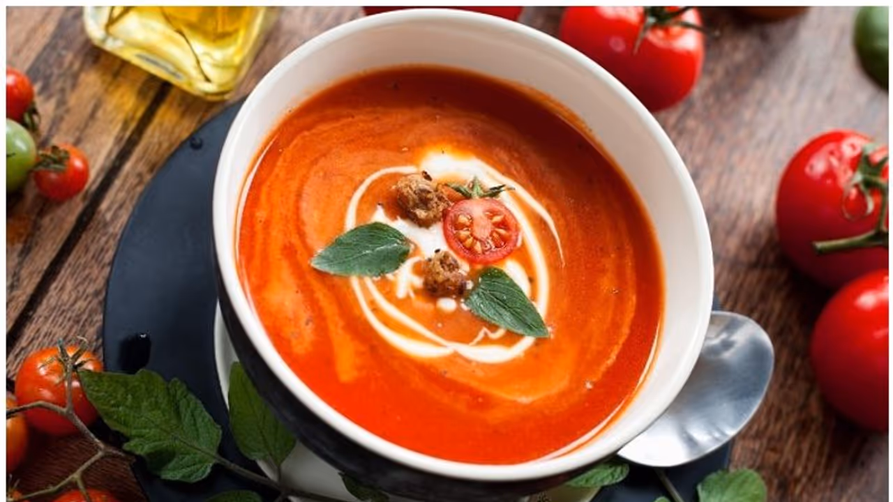 തക്കാളി സൂപ്പ് ഇങ്ങനെ തയ്യാറാക്കി നോക്കൂ തക്കാളി സൂപ്പ് ഇങ്ങനെ തയ്യാറാക്കി നോക്കൂ