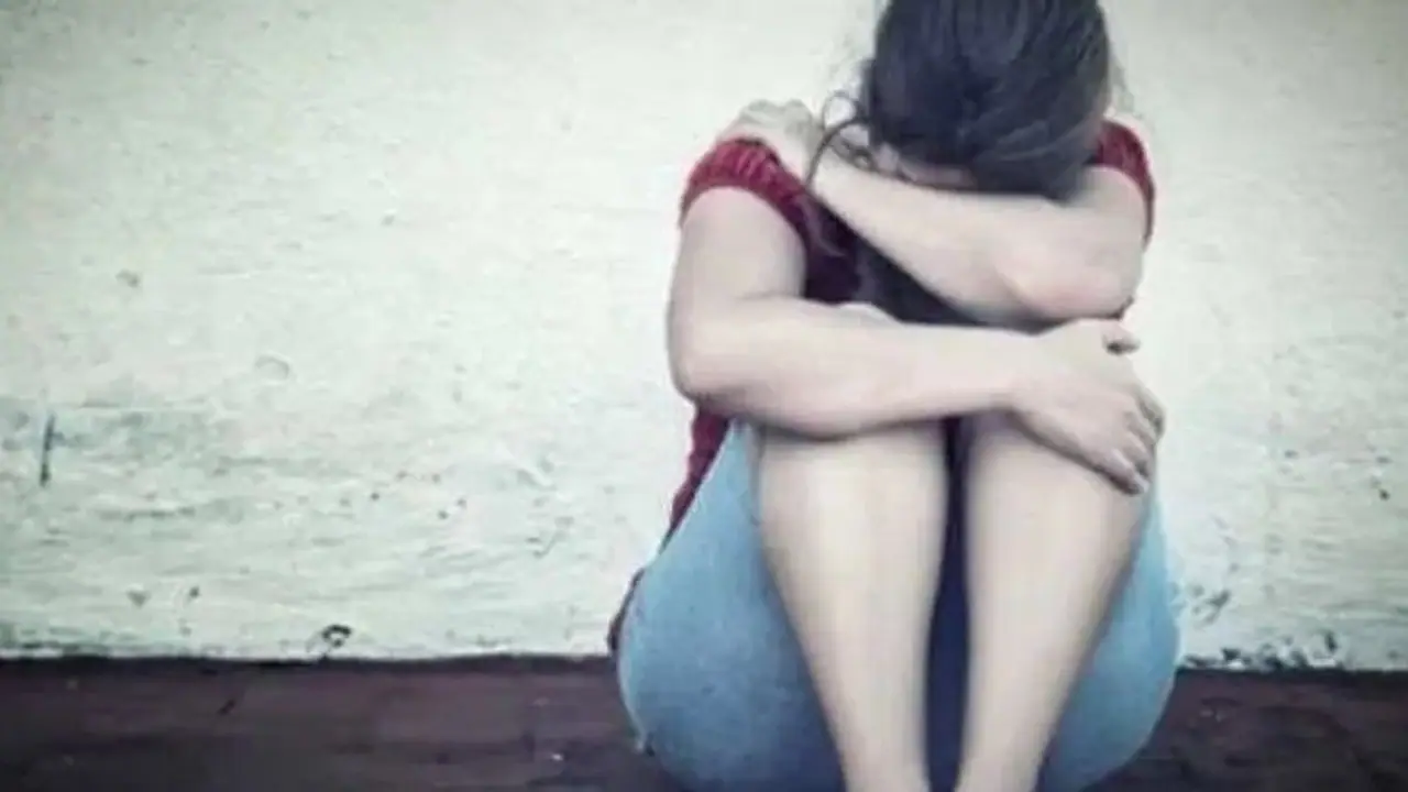 ಪ್ರೀತಿಸಿದ್ರು ಬೈಕ್‌ಗಾಗಿ ವರನ ಪಟ್ಟು, ನೊಂದ ಯುವತಿ ಸುಸೈಡ್