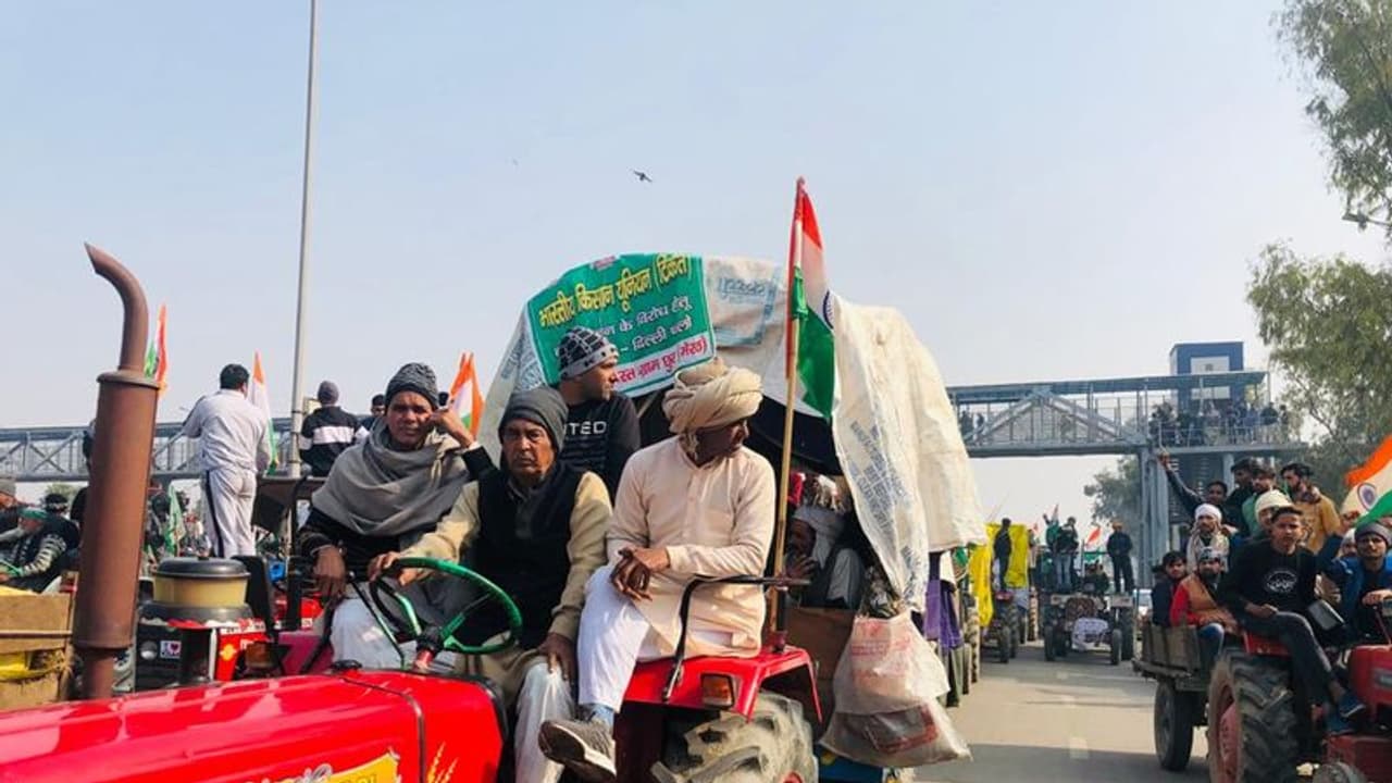 Farmers Protest:ಸಂಸತ್ ಚಲೋ ಟ್ರಾಕ್ಟರ್ ರ‍್ಯಾಲಿ ಮುಂದೂಡಿಕೆ, ಹೋರಾಟ ನಿರಂತರ ಎಂದ ರೈತ ಸಂಘಟನೆ!