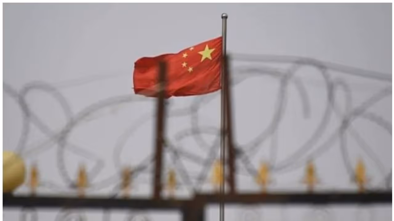 കൈകൾ കെട്ടിയിടും, ശരീരമാസകലം കടിക്കും; ചൈനയിലെ തടങ്കൽ പാളയങ്ങളിൽ സ്ത്രീകൾ അനുഭവിക്കുന്നത്