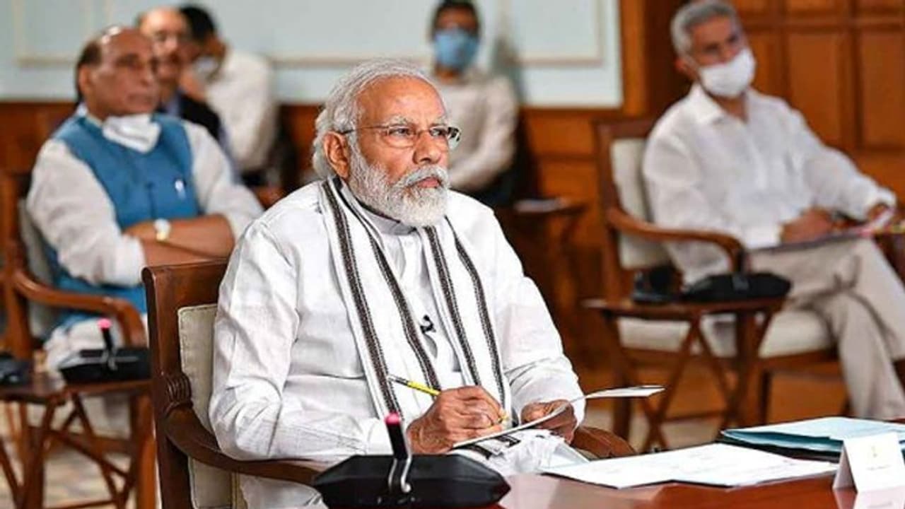 किसान आंदोलन के बीच सरकार की अहम बैठक, पीएम मोदी अमित शाह समेत तमाम नेता मौजूद किसान आंदोलन के बीच सरकार की अहम बैठक, पीएम मोदी अमित शाह समेत तमाम नेता मौजूद