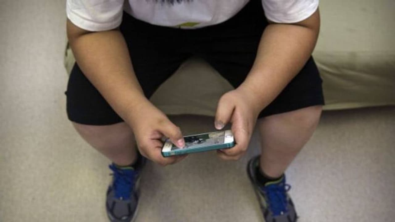 സ്കൂളുകളിൽ ഇനി മൊബൈൽ വേണ്ട, കർശന നിർദേശവുമായി ചൈന സ്കൂളുകളിൽ ഇനി മൊബൈൽ വേണ്ട, കർശന നിർദേശവുമായി ചൈന