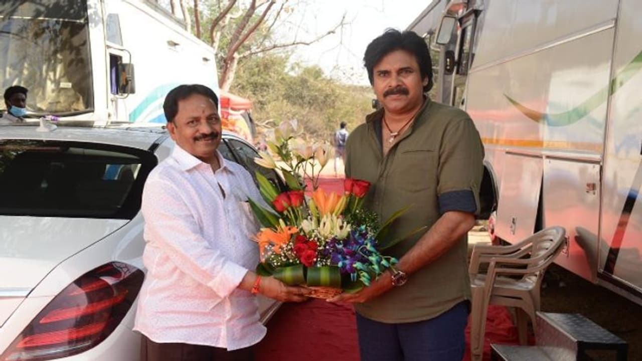 `ఖుషీ` వంటి ఎవర్‌ గ్రీన్‌ సినిమానందించిన నిర్మాత ఏ.ఎం రత్నంకి బర్త్ డే విషెస్‌ చెప్పిన పవన్‌ కళ్యాణ్‌