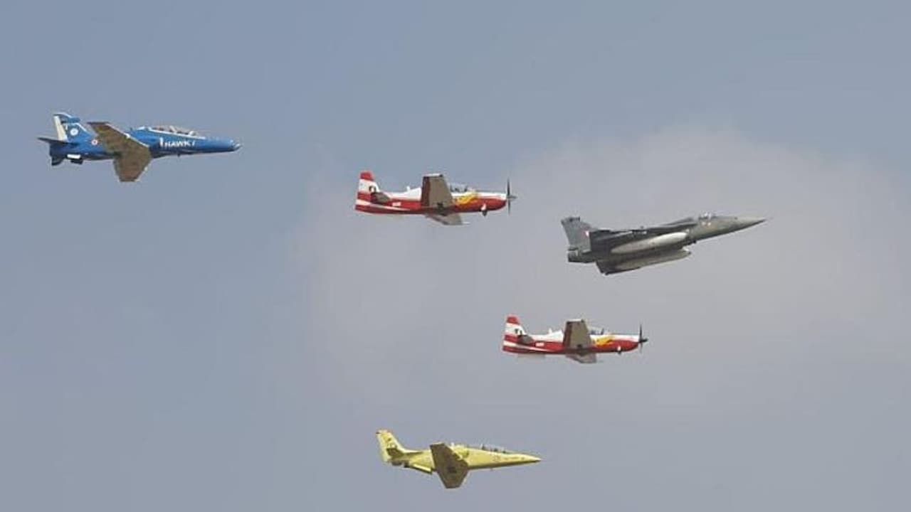 "এইচ টিটি ৪০"নামে এই প্রথম ট্রেনার এয়ারক্রাফট তৈরী হবে দেশে, প্রতিরক্ষায় আবারও চমক ভারতের