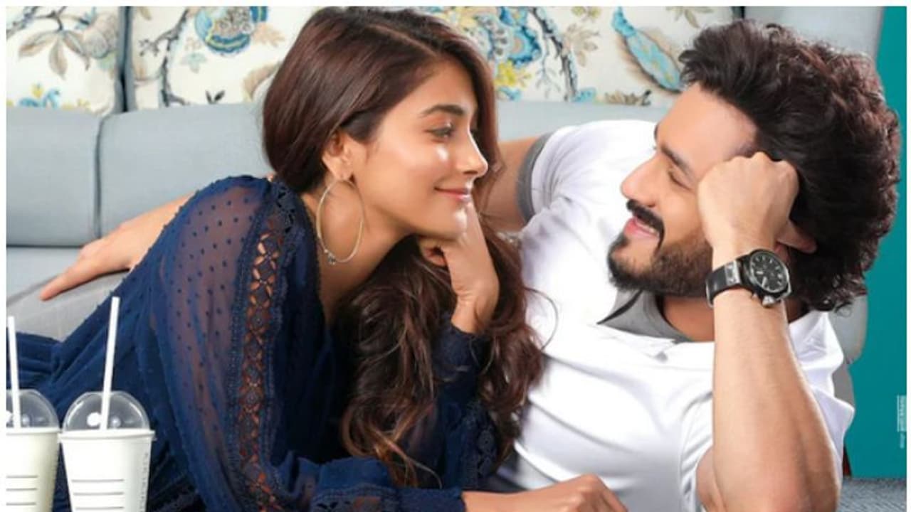 మోస్ట్ ఎలిజిబుల్ బ్యాచ్ లర్ తో పూజా రొమాన్స్ కేక అట!