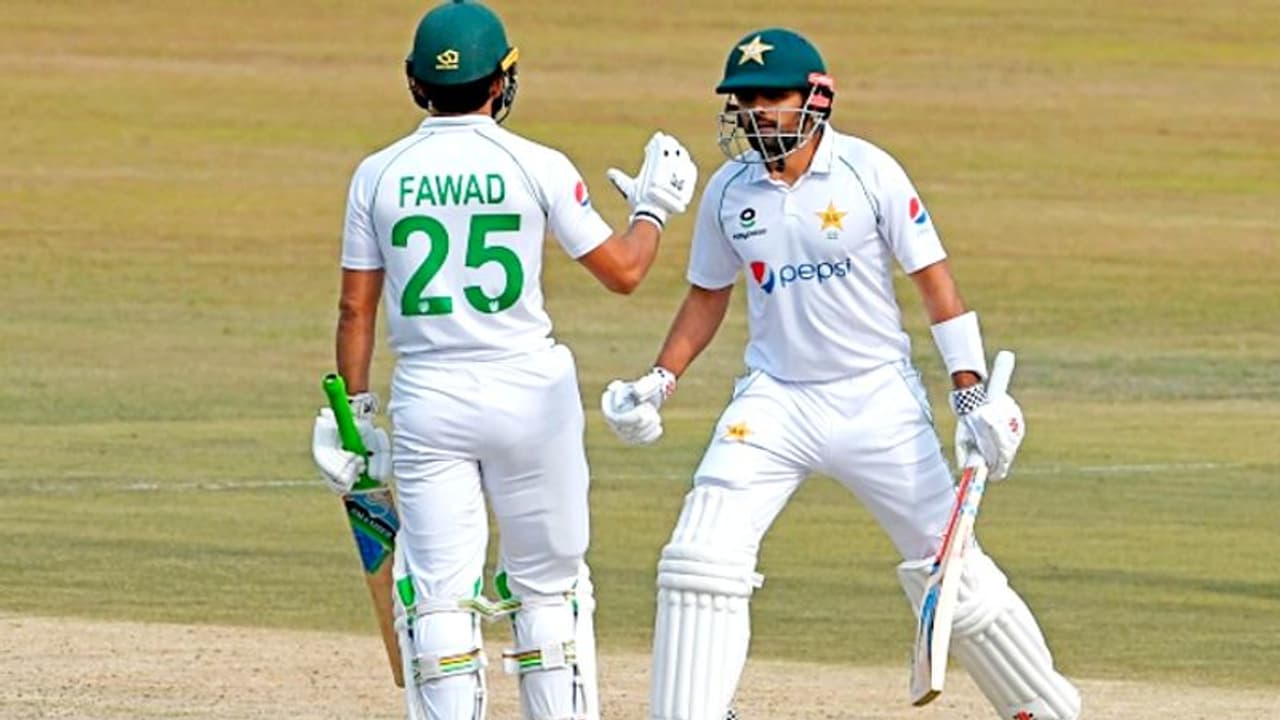 ഇംഗ്ലണ്ടിനെതിരായ ടെസ്റ്റ് പരമ്പര: പാകിസ്ഥാന് ടീമില് രണ്ട് പുതുമുഖങ്ങള്; ഫവാദ് ആലം പുറത്ത് ഇംഗ്ലണ്ടിനെതിരായ ടെസ്റ്റ് പരമ്പര: പാകിസ്ഥാന് ടീമില് രണ്ട് പുതുമുഖങ്ങള്; ഫവാദ് ആലം പുറത്ത്